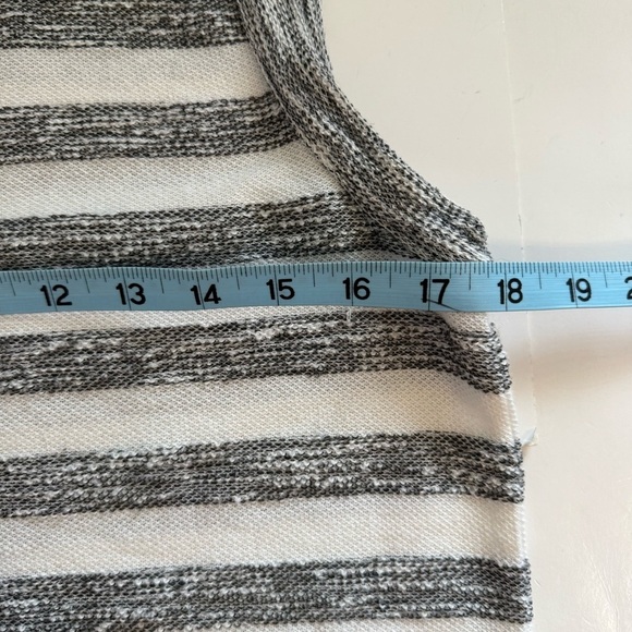 Lou and Grey Sleeveless Gray White Striped Longline Sweater Tank Top Size Medium - Picture 10 of 10